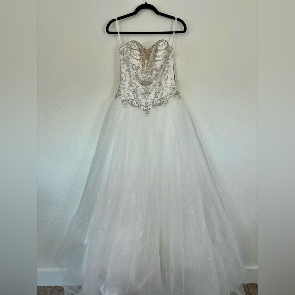 David's Bridal Beaded Illusion Bodice Wedding Ball Gown